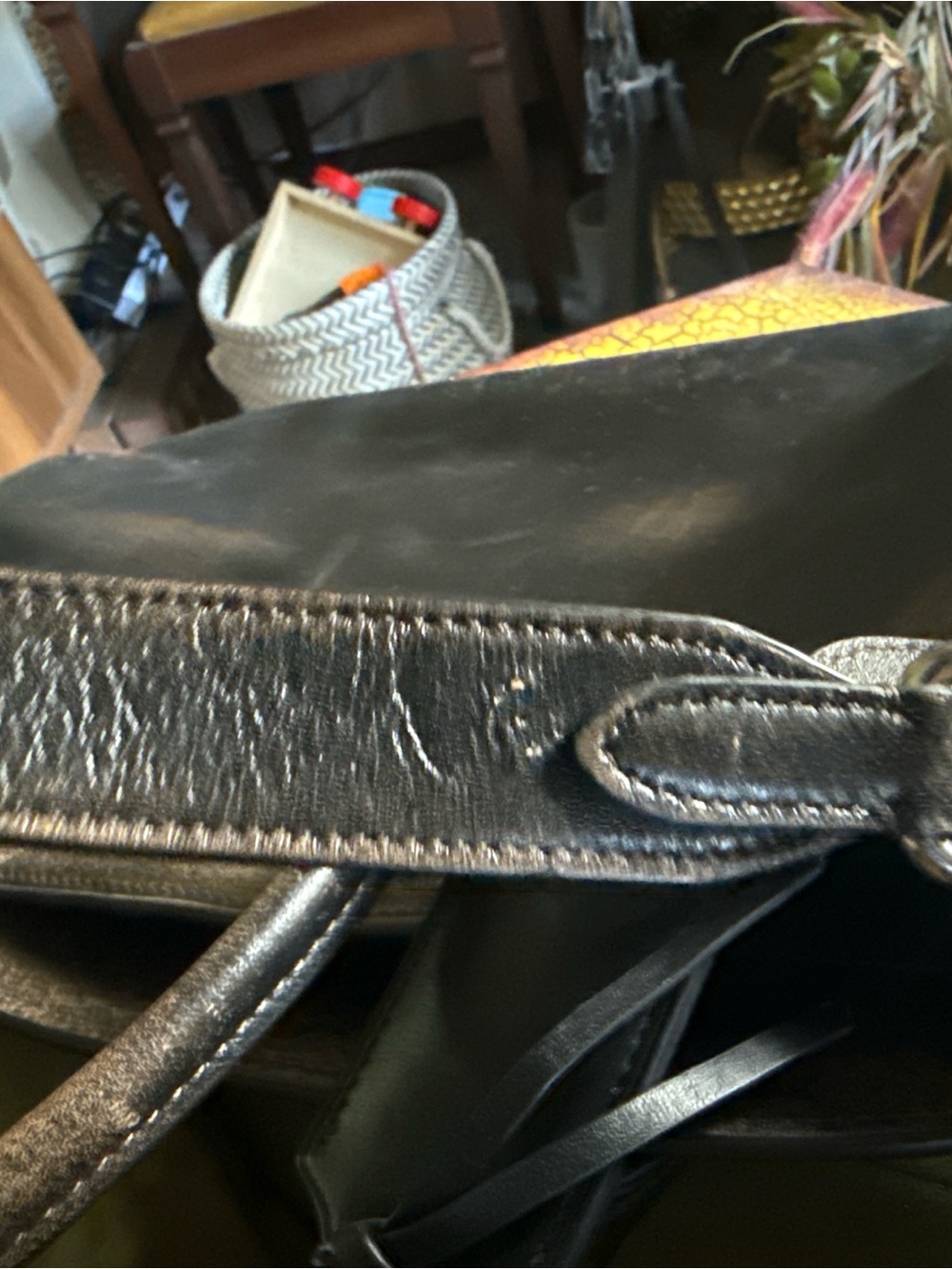 Coach Empire 40 in Loved Leather. - Picture 6 of 6